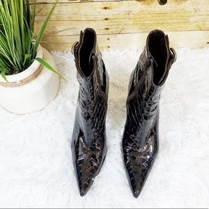 Stuart Weitzman - Pointed Toe Croc Ankle Boot